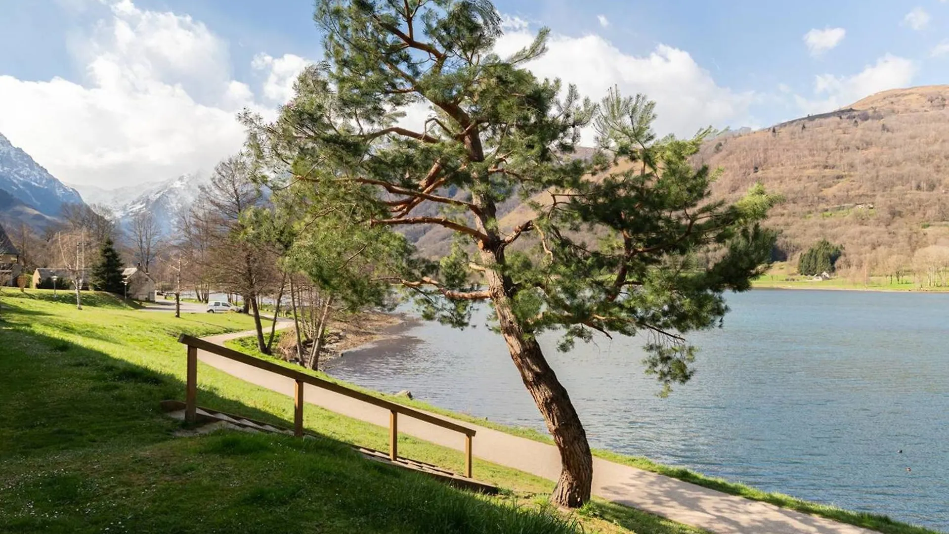 Duplex Renove 6 Pers Avec Vue Sur Lac A Loudenvielle - Fr-1-695-72 0*,  צרפת